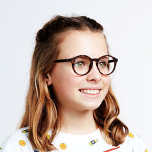 Load image into Gallery viewer, Le Marais Tortoise Girl